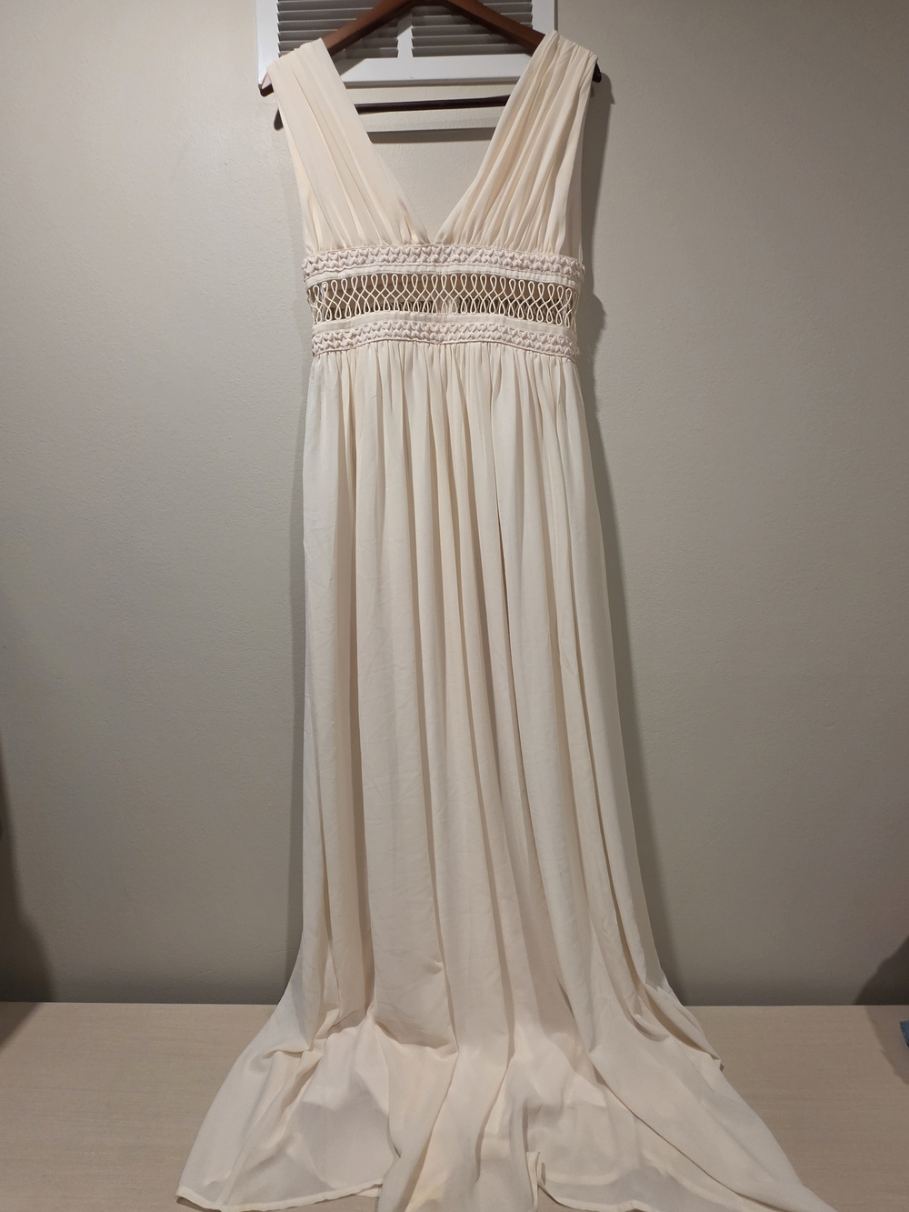 ​Soieblu Macrame Crochet Waist V-Neck Maxi Dress Ivory Gown M